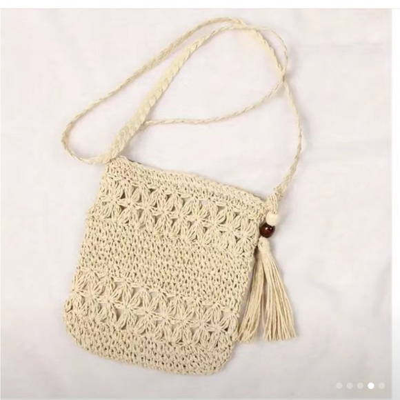Straw Woven Shoulder Bag - Picture 5 of 6